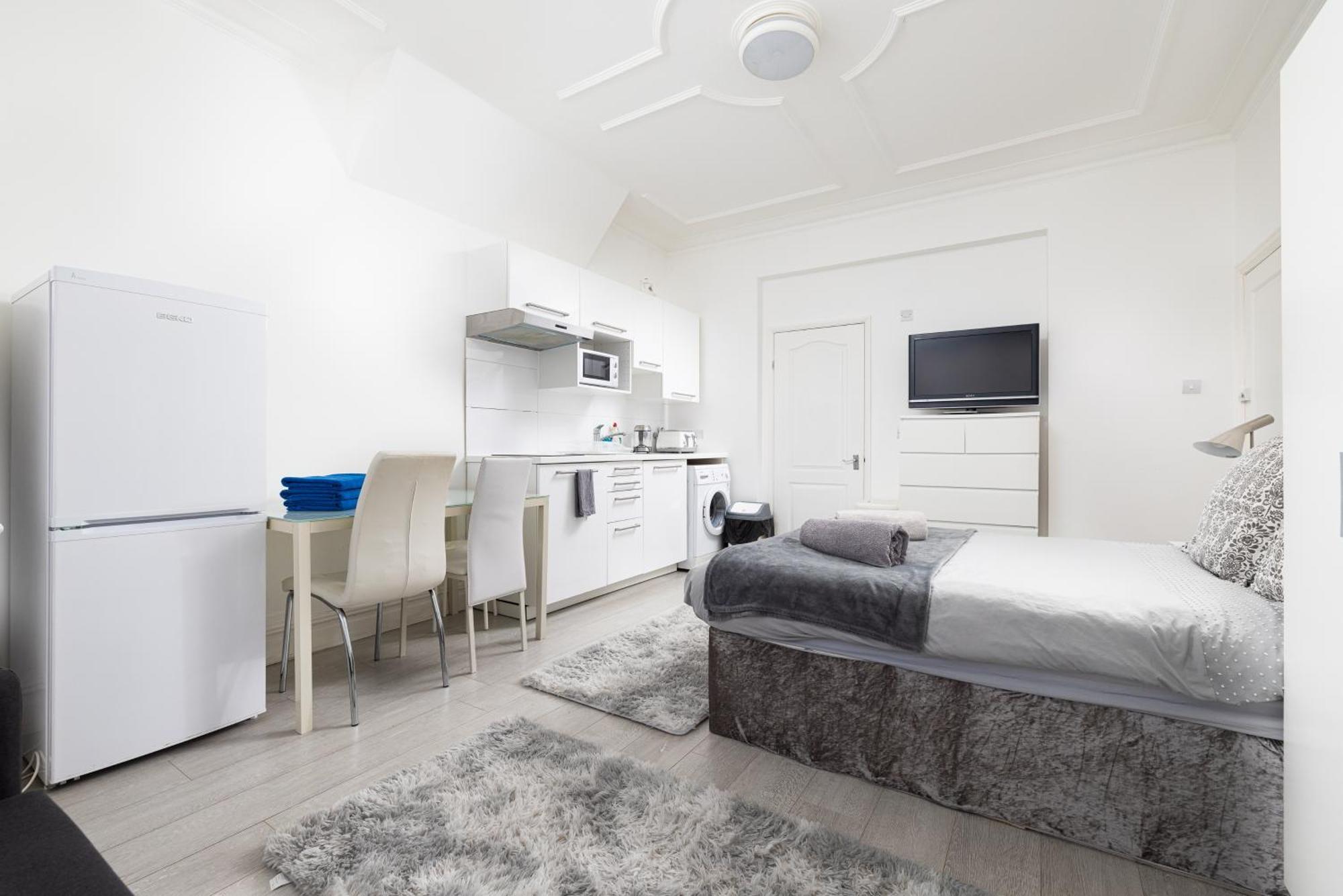 Bright Studio On Golders Green Road Лондон Экстерьер фото